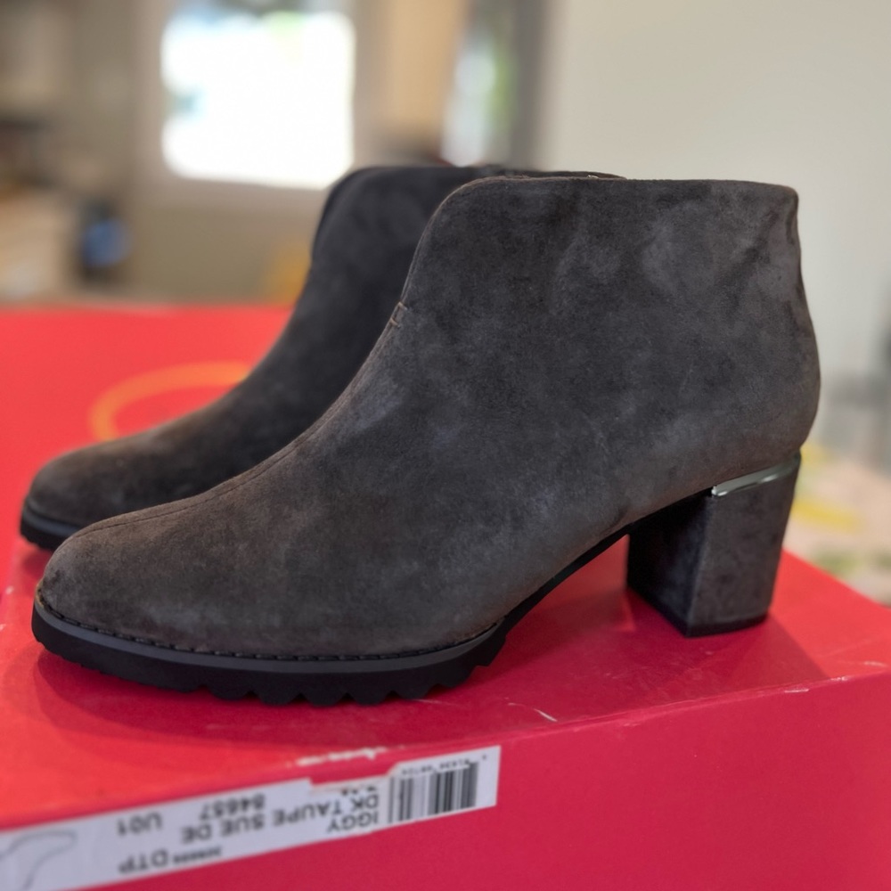Vaneli Dark Taupe Booties. Suede 7 M. Lug chunky heel. Chelsea Boot